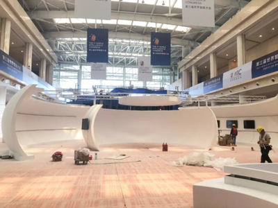 第三屆世界智能大會(huì) 籌備工作層層推進(jìn)，施工搭建如火如荼，企業(yè)形象設(shè)計(jì)點(diǎn)亮智能舞臺(tái)